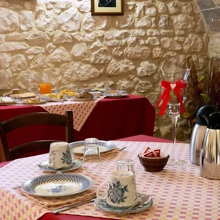 مزرعة للإقامة Il Casolare Di Nonno Mario *